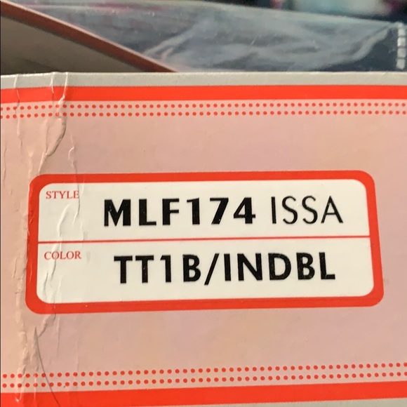 Blue black wig - Picture 3 of 6